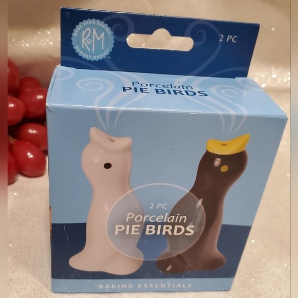 NEW R&M International Black and White Pie Bird Vents, Set of 2 - Picture 1 of 4